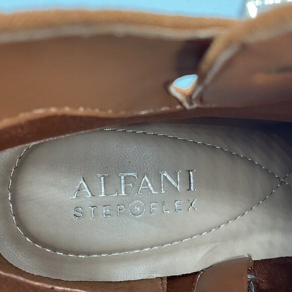 Alfani Women NEW Alfani Women’s PAAM Faux Leather Sleek Booties Brown Size 5.5M